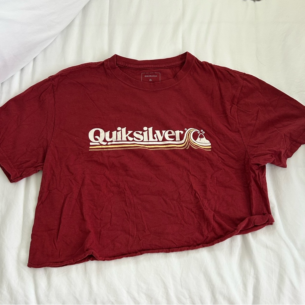 Cropped Quicksilver t shirt
